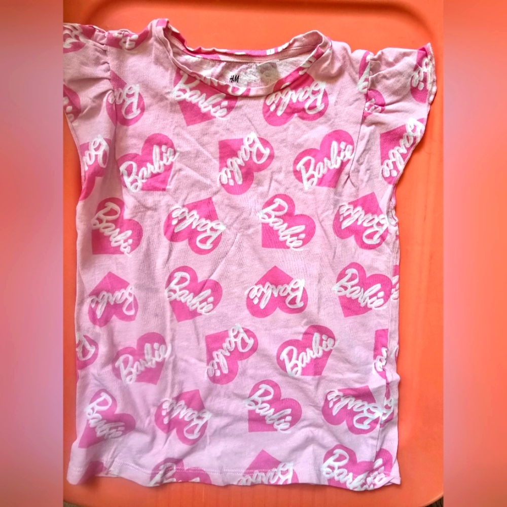H&M Pink Short Sleeve Tees with Heart Pattern Barbie size 6/7